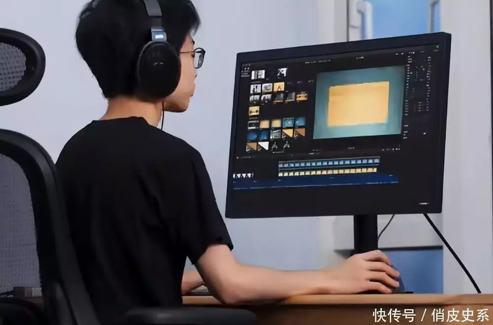 22岁学生一条视频赚6亿!被央视点名表扬,苹果CEO库克求着要见他难以相信,山西一职校女老师出轨男生,聊天截图流出,后续来了 22岁学生一条视频赚6亿!被央视点名表扬,苹果CEO库克求着要见他难以相信,山西一职校女老师出轨男生,聊天截图流出,后续来了