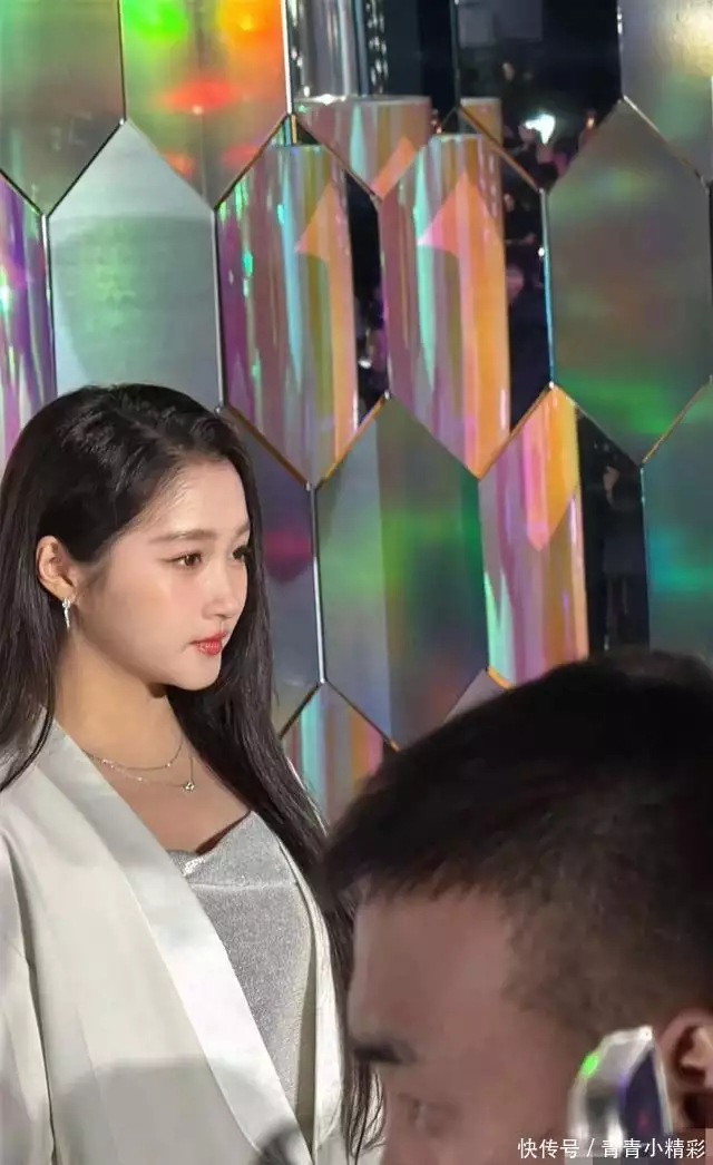 关晓彤恋情风波后首现身,眉毛睫毛都成白色,知情人曝原因太阳“燃烧”50亿年都没熄灭?科学家推翻燃烧说,真实原理曝光 关晓彤恋情风波后首现身,眉毛睫毛都成白色,知情人曝原因太阳“燃烧”50亿年都没熄灭?科学家推翻燃烧说,真实原理曝光
