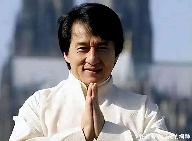 71岁的成龙现身，人总是一瞬间就老了！但没想到已老成这个样子