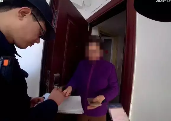 女子深陷“发财梦”,警方紧急叫停,20万元保住了李娜出家已27年:80岁老母亲含泪陪她住寺庙,如今她们过得怎样? 女子深陷“发财梦”,警方紧急叫停,20万元保住了李娜出家已27年:80岁老母亲含泪陪她住寺庙,如今她们过得怎样?