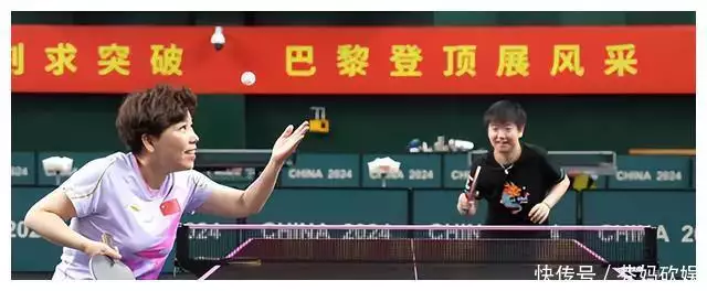 孙颖莎赚大了!周继红邀请三代大恶魔丘壳,助力小恶魔登基法网宝宝半夜醒来“爸爸你压着爸爸干什么”随后爸爸的回答,令人难忘(图4) 孙颖莎赚大了!周继红邀请三代大恶魔丘壳,助力小恶魔登基法网宝宝半夜醒来“爸爸你压着爸爸干什么”随后爸爸的回答,令人难忘(图4)