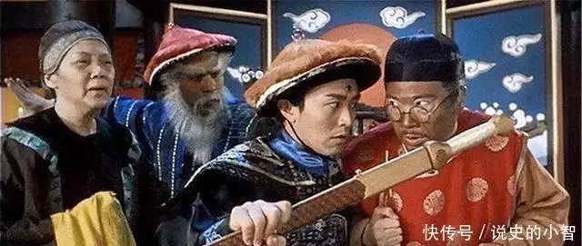 到底有没有“上斩昏君，下斩佞臣”的尚方宝剑？真的有这么神奇？《燕云台》萧燕燕携新皇登基，百官不服，韩德让最后一幕亮瞎眼了（唯一一个没有昏君的朝代汉朝）