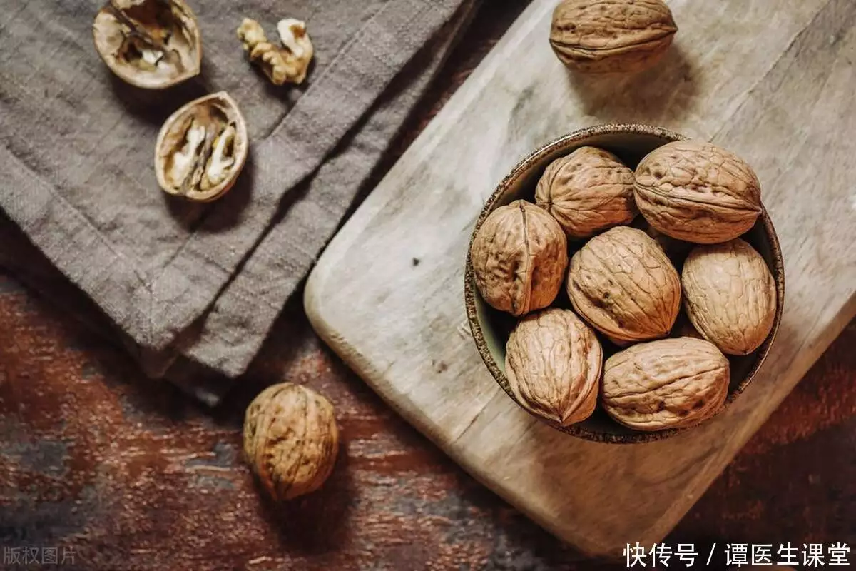 常见的补脑养生食物有哪些？2类功效好，还便宜，别再错过了