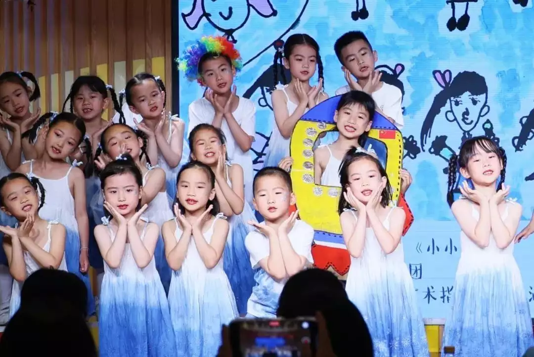 北京市海淀区富力桃园幼儿园童画宣言艺术展_北京海淀幼儿园招生_学前教育法实施艺术教育理念