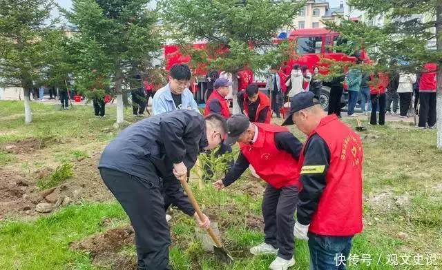 服务保障老干部精神文化生活_离退休老干部活动方案_突出政治引领离退休干部党建