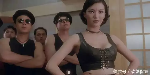 盘点彭丹塑造的另类角色，傲人上围抢尽女主风采演员何政军：年轻时迷恋巩俐，结婚32年零绯闻，为妻子拿起绣花针