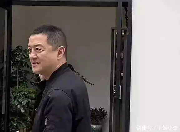 李亚鹏继丽江小镇！卖万元茶叶后再进军威士忌 网友：毫无经商头脑被自己“杀”死的动物，牙长太长戳穿自己脑壳，既心酸又好笑  第15张