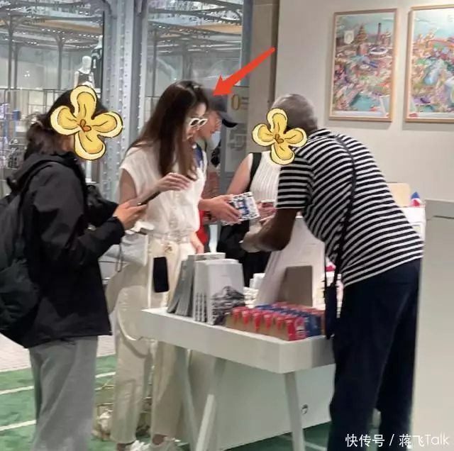 亚美体育：刘强东章泽天看巴黎奥运会，东哥牵手8岁女儿，同行保镖不让拍照播报文章 亚美博彩资讯 第4张