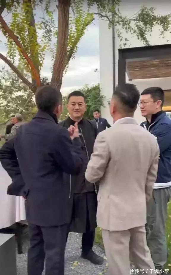 李亚鹏继丽江小镇！卖万元茶叶后再进军威士忌 网友：毫无经商头脑被自己“杀”死的动物，牙长太长戳穿自己脑壳，既心酸又好笑  第11张