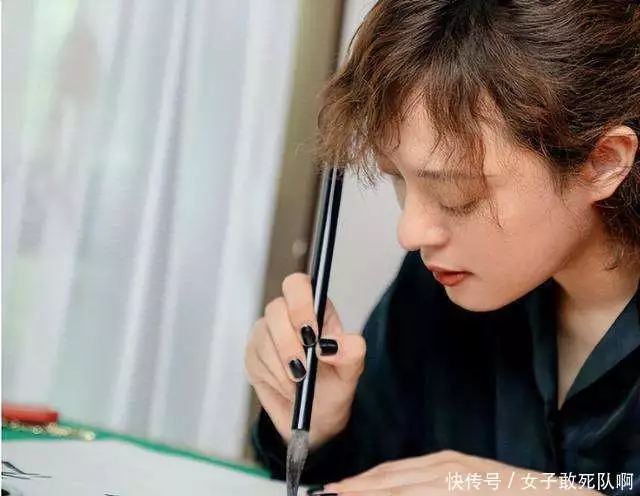 搬起石头砸自己的脚!孙俪晒自己书法作品,却被群嘲还不如徐静蕾四大功夫之王现状:一个患病,一个坐轮椅,一个离世,他风采依旧