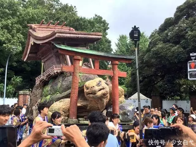 别人的硬核大学!每年都举行的学园祭,堪称“怪力乱神”大游行13年 , 河南2岁男童坠井,爷爷倒挂一夜救他致死,孙子痛哭 : 我要爷爷 别人的硬核大学!每年都举行的学园祭,堪称“怪力乱神”大游行13年 , 河南2岁男童坠井,爷爷倒挂一夜救他致死,孙子痛哭 : 我要爷爷