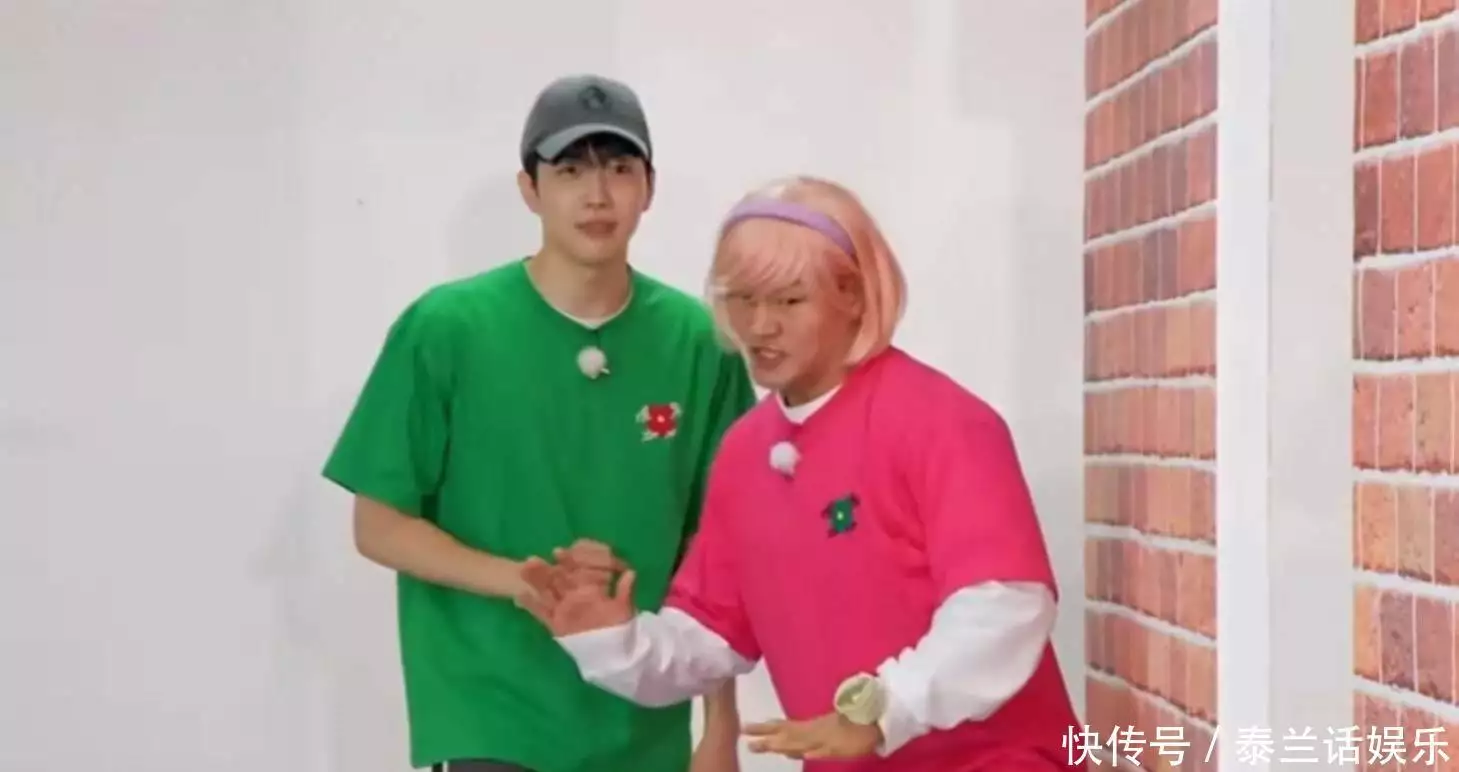 嘉宾活跃,即便游戏老,节目也好看,这期《runningman》有点意思C罗与未婚妻乔治娜浪漫跨年夜,美女身材堪比卡戴珊 嘉宾活跃,即便游戏老,节目也好看,这期《runningman》有点意思C罗与未婚妻乔治娜浪漫跨年夜,美女身材堪比卡戴珊