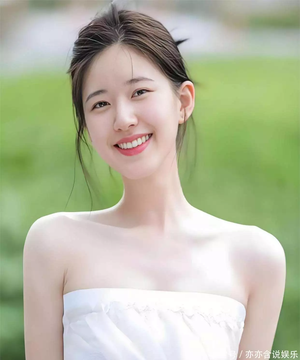 当被问到dang什么成立，赵露思的答案1921年。对此，网友怒评赵露思是文盲+