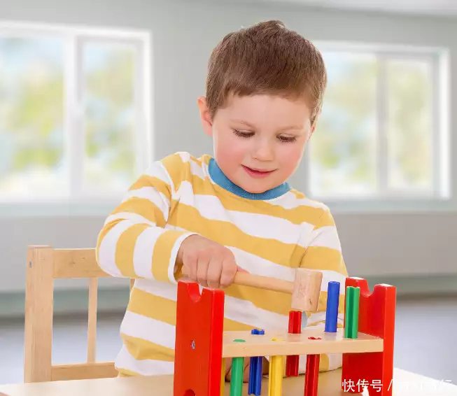 奔走相告（孩子玩具被抢了该不该让给他们）孩子玩具被抢时，家长说“要学会分享”，可能让宝宝缺乏安全感她是五阿哥永琪最爱的福晋，五年生四子，乾隆亲自给她养儿子！，安全玩具，