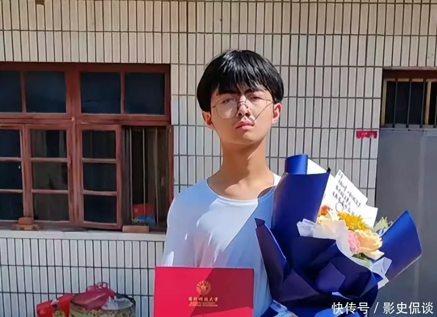 國(guó)防科技大學(xué)錄取分?jǐn)?shù)線2025_河南考生高宇 國(guó)防科技大學(xué) 戴眼鏡 考生寒門(mén)出貴子 高考勵(lì)志故事 國(guó)防科大計(jì)算機(jī)學(xué)院 天河拔尖班 軍校招生要求 質(zhì)疑高宇體檢