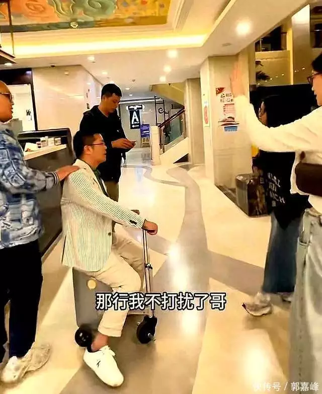 程序员自学成才，大学专业竟是文科，他的逆袭之路如何开启吴昕未婚未育放飞自我，穿碎花“奶奶衫”泡沙滩浴，不土还很洋气（程序员）程序员是理科还是工科，