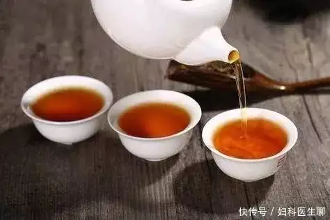 食道癌和喝茶有关？医生忠告：喝茶避免这3件事，别让癌症找上门-第1张图片-福建名茶