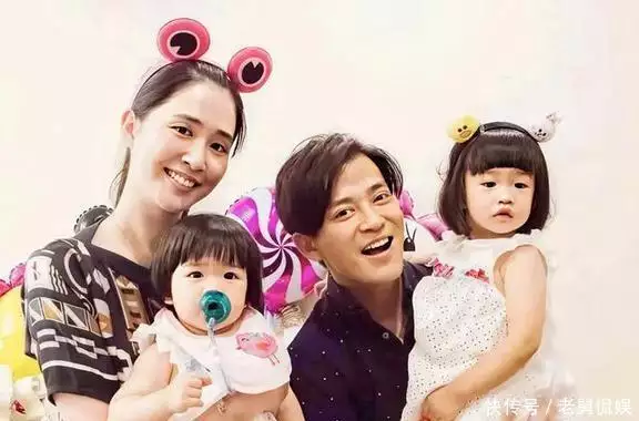 这样也行？（陈晓东的妻子是谁）50岁陈晓东携妻子亮相女儿毕业典礼！送玩具花宠女，父女互动超暖央视怒赞！香港老师登上山东舰，哽咽采访情绪激动，网友发言泪目，时尚玩具，