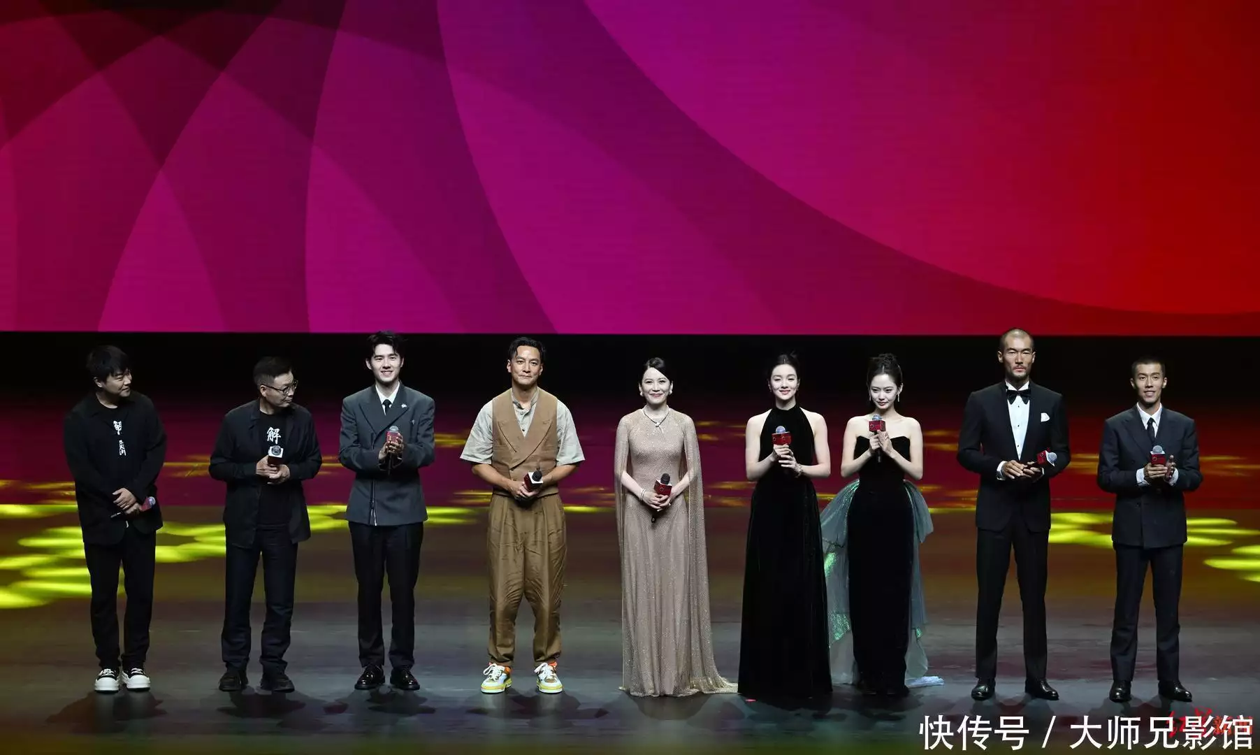共赴光影之约!第37届大众电影百花奖在蓉启幕建文帝出逃后朱棣直奔皇宫,小官却拦住他问话,后被升为四朝宰相 共赴光影之约!第37届大众电影百花奖在蓉启幕建文帝出逃后朱棣直奔皇宫,小官却拦住他问话,后被升为四朝宰相