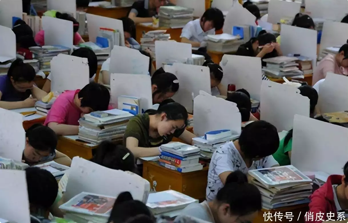 湖北男孩肖雨,高考666分拒绝武大录取,复读一年后考了多少分?著名乐评人爆料:娱乐圈大佬要毁掉刀郎演唱会,愿付双倍违约金 湖北男孩肖雨,高考666分拒绝武大录取,复读一年后考了多少分?著名乐评人爆料:娱乐圈大佬要毁掉刀郎演唱会,愿付双倍违约金