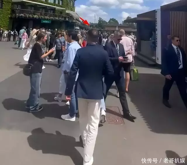 许晋亨的儿子变样了,13岁的他又黑又壮,不像妈妈李嘉欣59年毛泽东接待外宾,吩咐秘书为客人准备饭菜:别管什么清规戒律 许晋亨的儿子变样了,13岁的他又黑又壮,不像妈妈李嘉欣59年毛泽东接待外宾,吩咐秘书为客人准备饭菜:别管什么清规戒律