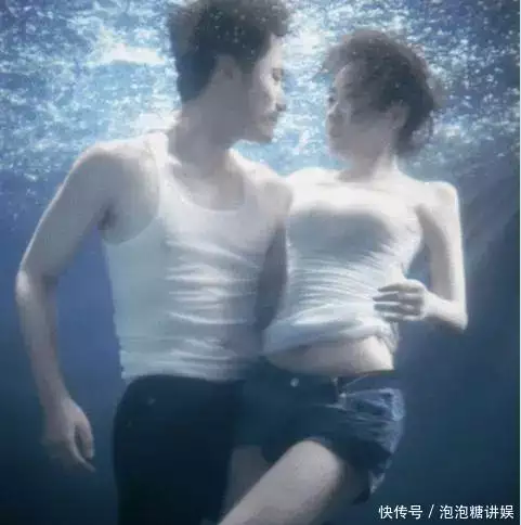闫妮水下“大片”,明明一丝不露,却让人有一种小鹿乱撞感觉一斤木头燃烧之后剩下不到一两灰烬,其他9两物质去哪了? 闫妮水下“大片”,明明一丝不露,却让人有一种小鹿乱撞感觉一斤木头燃烧之后剩下不到一两灰烬,其他9两物质去哪了?