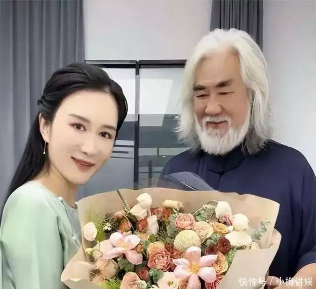 深扒之下,才明白杜星霖甘愿为张纪中忍受“钢丝穿乳”之痛的原因吴冠中画了扇“门”卖7475万,加了棵树卖1.1亿,专家:你看树上