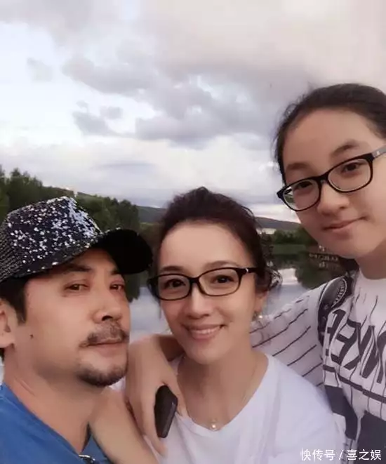 著名演员刘劲:我这辈子最正确的决定,就是娶了一个平凡的妻子2个月女婴反复发烧竟有4个肾 多学科联合救治重获健康 著名演员刘劲:我这辈子最正确的决定,就是娶了一个平凡的妻子2个月女婴反复发烧竟有4个肾 多学科联合救治重获健康