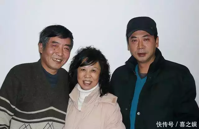 著名演员刘劲:我这辈子最正确的决定,就是娶了一个平凡的妻子2个月女婴反复发烧竟有4个肾 多学科联合救治重获健康 著名演员刘劲:我这辈子最正确的决定,就是娶了一个平凡的妻子2个月女婴反复发烧竟有4个肾 多学科联合救治重获健康