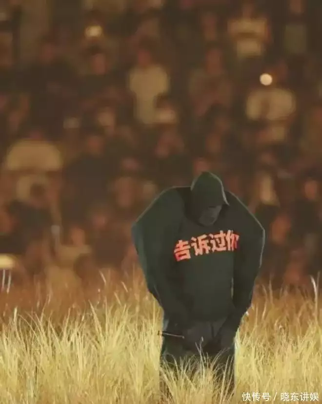 侃爷带4娃来中国，老婆多套性感穿着，网友：收敛了但没完全收！北纬30°科幻电影周专访特效大师约翰·休斯：AI为艺术家提供新创作工具 但会减少工作岗位