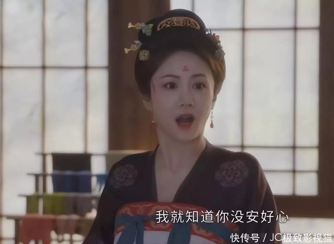 《蜀锦人家》今晚开播,本是冲着谭松韵去的,却被男二号惊艳到一些特殊的古物,幽深符号和图案,疑似外星人痕迹? 《蜀锦人家》今晚开播,本是冲着谭松韵去的,却被男二号惊艳到一些特殊的古物,幽深符号和图案,疑似外星人痕迹?