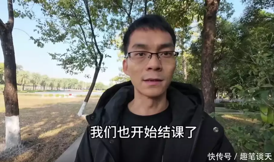 上学母亲不开心,退学网友不高兴,唐尚珺进退两难!张雪峰一语成谶官方评选:中国最差的10位演员! 上学母亲不开心,退学网友不高兴,唐尚珺进退两难!张雪峰一语成谶官方评选:中国最差的10位演员!