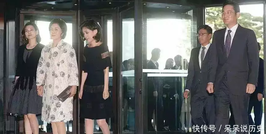 原创撑起韩国财阀的女继承者,解开了财阀“富不过三代”的魔咒“拱卫京畿弹”两发齐射,东大给西大捎句话:2025年少来找事 原创撑起韩国财阀的女继承者,解开了财阀“富不过三代”的魔咒“拱卫京畿弹”两发齐射,东大给西大捎句话:2025年少来找事
