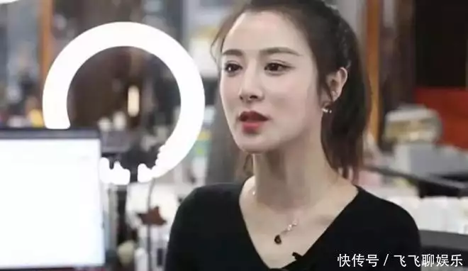 不出所料!薇娅“复出”,不走直播老路,她盯上最赚钱赛道成龙当年的未解之谜,拍飞鹰计划被要求涨薪,人家直接解散团队 不出所料!薇娅“复出”,不走直播老路,她盯上最赚钱赛道成龙当年的未解之谜,拍飞鹰计划被要求涨薪,人家直接解散团队