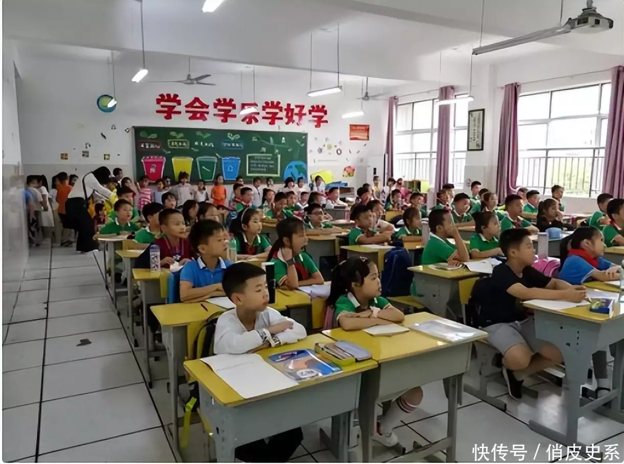 湖北男孩肖雨,高考666分拒绝武大录取,复读一年后考了多少分?著名乐评人爆料:娱乐圈大佬要毁掉刀郎演唱会,愿付双倍违约金 湖北男孩肖雨,高考666分拒绝武大录取,复读一年后考了多少分?著名乐评人爆料:娱乐圈大佬要毁掉刀郎演唱会,愿付双倍违约金