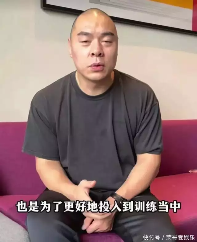 邹市明赚翻了！邹市明击倒普拉特后首次公布收入，却至于张君龙！冯青被钟汉良赵康TNUMBERV12V417岁，看到旧照后，才知道钟汉良为啥这么急(图3)