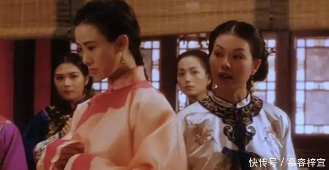香港机场偶遇55岁翁虹，被吐槽像小老太太，彼时曾是风月片大女主“环肥燕瘦”，齐名杨玉环的赵飞燕，一个生理缺陷，让汉成帝痴迷