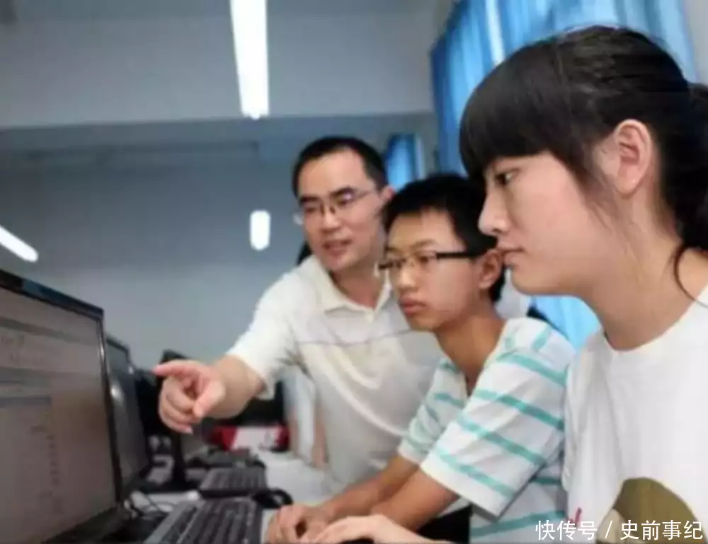 河南复读女生高考535,志愿遭人篡改为北大,警方发现真相不简单毛主席曾留下6大预言:当时没人信!今5个已应验,第6个正在实现 河南复读女生高考535,志愿遭人篡改为北大,警方发现真相不简单毛主席曾留下6大预言:当时没人信!今5个已应验,第6个正在实现