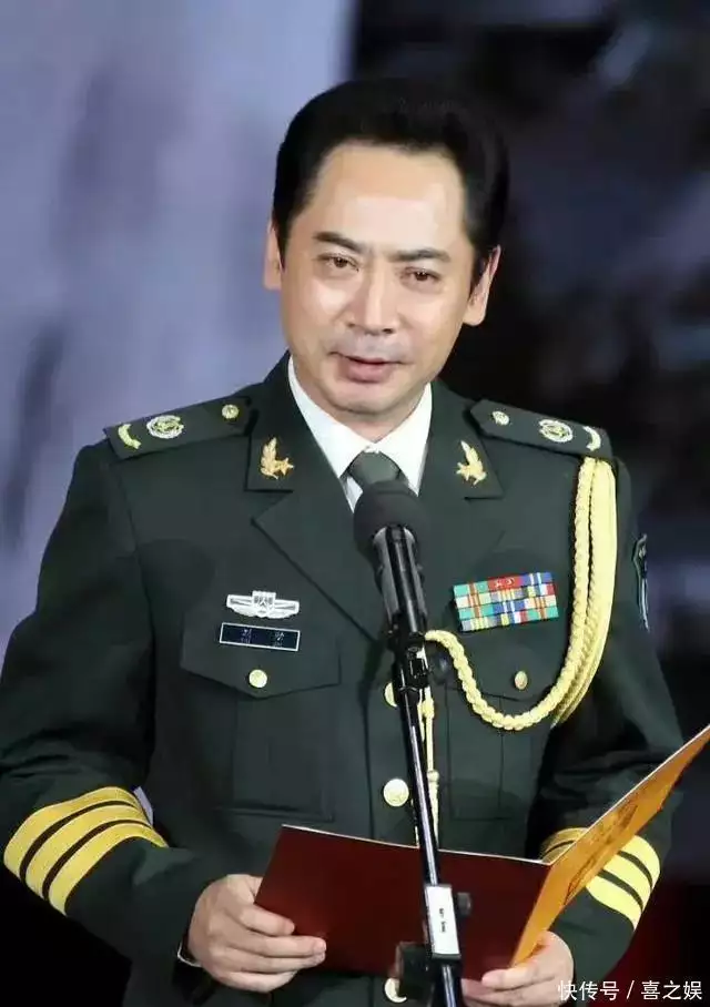 著名演员刘劲:我这辈子最正确的决定,就是娶了一个平凡的妻子2个月女婴反复发烧竟有4个肾 多学科联合救治重获健康 著名演员刘劲:我这辈子最正确的决定,就是娶了一个平凡的妻子2个月女婴反复发烧竟有4个肾 多学科联合救治重获健康