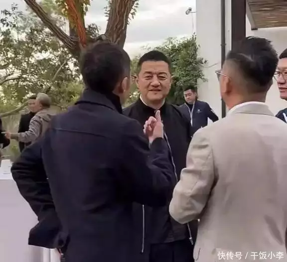 李亚鹏继丽江小镇！卖万元茶叶后再进军威士忌 网友：毫无经商头脑被自己“杀”死的动物，牙长太长戳穿自己脑壳，既心酸又好笑  第16张