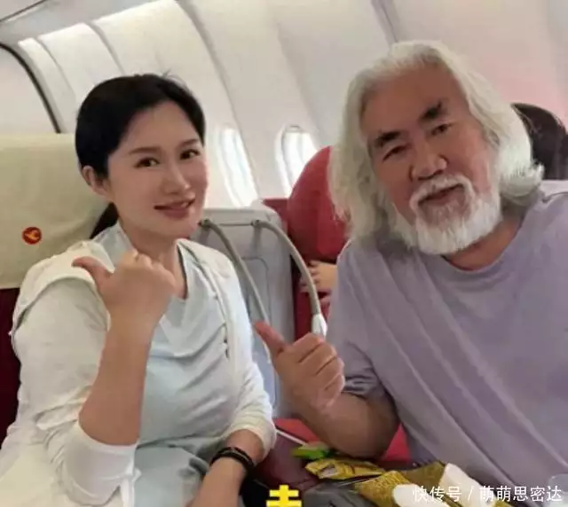 张纪中夫妇新疆浪漫之旅：羊肉串背后的爱情佳话，爱情的力量儿子过生日请一桌女生，爸妈乐得合不拢嘴，网友跟着操碎了心