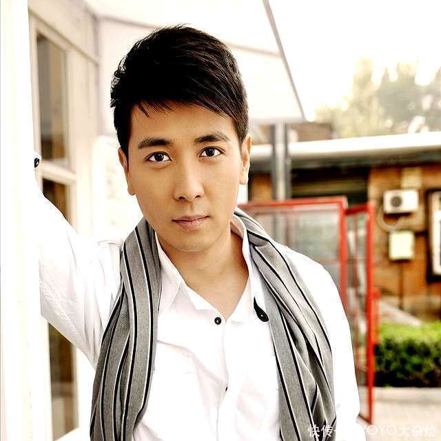 保剑锋49岁逆袭翻红,从低谷到巅峰,他经历了什么