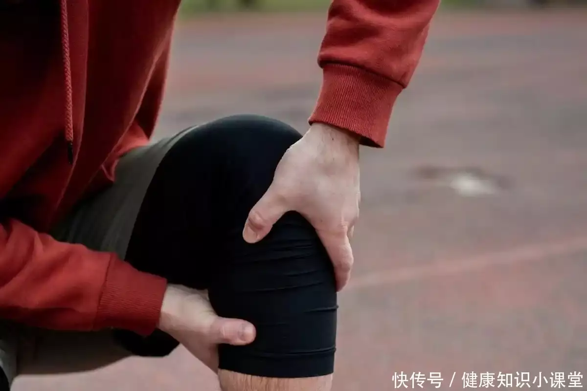 65岁后，如何养好膝盖？整理分享4个养膝诀窍，男女均可做