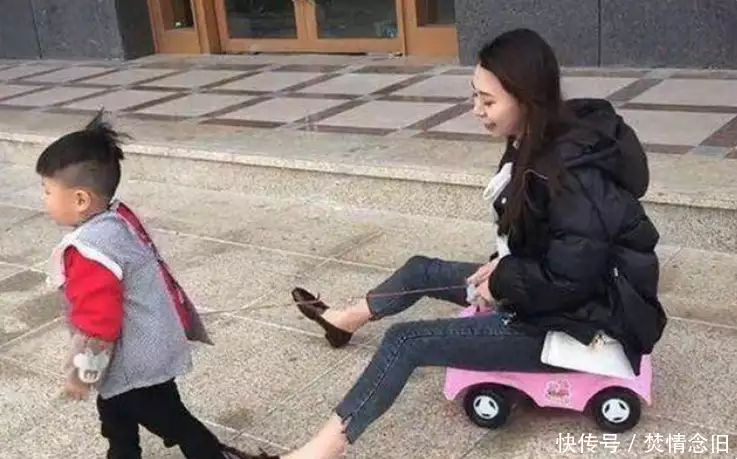 有种“不按套路”叫小姨带娃,孩子“帝”位尽失,果然一物降一物 有种“不按套路”叫小姨带娃,孩子“帝”位尽失,果然一物降一物