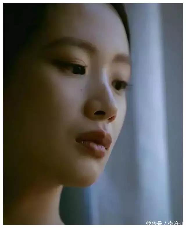 穿最丑的衣服,长最深的法令纹,她才是最天真性感的“疯批美人”唐玄宗宠爱杨玉环,为何不立她做皇后?至少有这4方面的原因 穿最丑的衣服,长最深的法令纹,她才是最天真性感的“疯批美人”唐玄宗宠爱杨玉环,为何不立她做皇后?至少有这4方面的原因