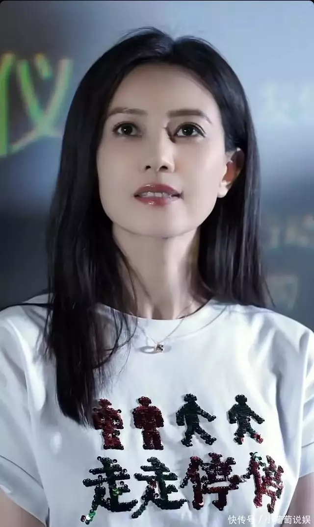 岁月从不败美人！45岁的高圆圆把东方女性的美，体现得淋漓尽致6年未演古装剧的张馨予，在《清明上河图密码》一出场，媚骨天成