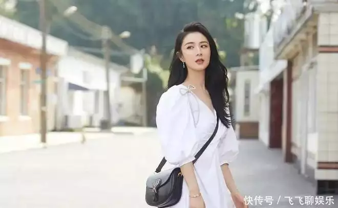 不出所料!薇娅“复出”,不走直播老路,她盯上最赚钱赛道成龙当年的未解之谜,拍飞鹰计划被要求涨薪,人家直接解散团队 不出所料!薇娅“复出”,不走直播老路,她盯上最赚钱赛道成龙当年的未解之谜,拍飞鹰计划被要求涨薪,人家直接解散团队