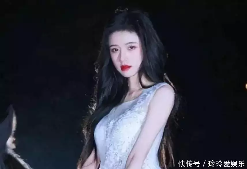 盘点模仿明星走红的10位网红,看看都有谁?这居然是从前近200斤的颜如晶?减肥55斤后秒变“甜美小公主” 盘点模仿明星走红的10位网红,看看都有谁?这居然是从前近200斤的颜如晶?减肥55斤后秒变“甜美小公主”