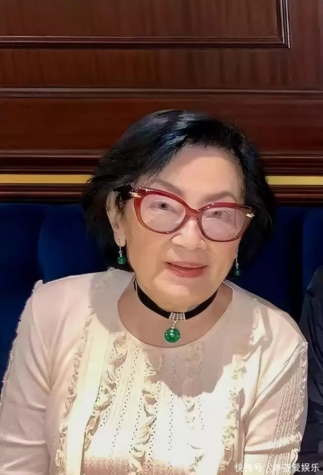 90岁高龄的“长城二公主”石慧,依然隽秀,真正“岁月不败美人”柯受良：18年前遗憾离世，那个答应帮他养孩子的刘德华，做到了吗