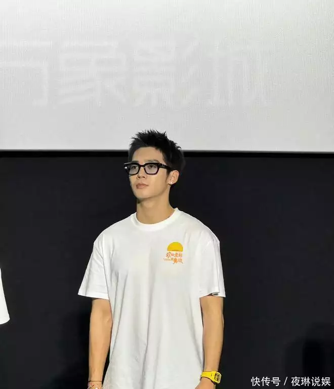 原来电影扑了,主演压力这么大。于适路演表态:不要捕风捉影1933年老照片,记录热河省老百姓真实生活,商家被迫挂日本太阳旗 原来电影扑了,主演压力这么大。于适路演表态:不要捕风捉影1933年老照片,记录热河省老百姓真实生活,商家被迫挂日本太阳旗